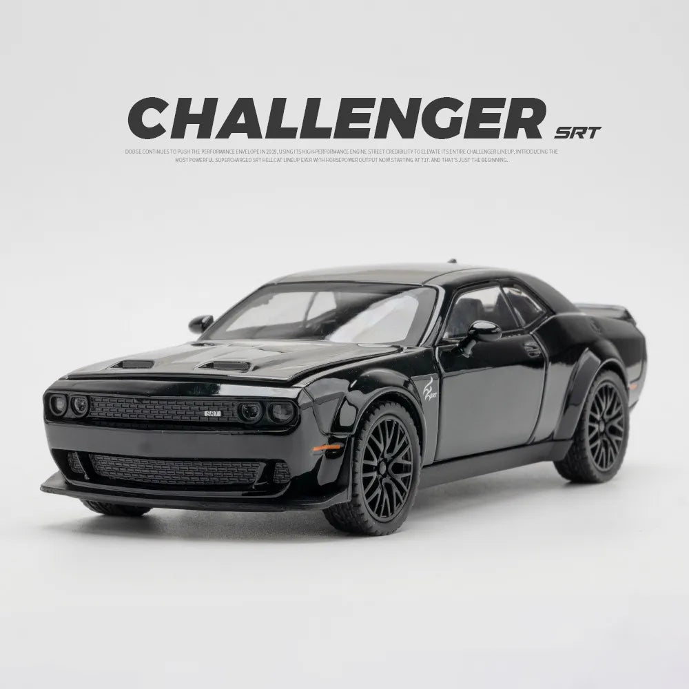 1:32 Dodge Challenger Hellcat Redeye Alloy Muscle Car Model Sound and Light Children's Toy Collectibles Birthday Gift