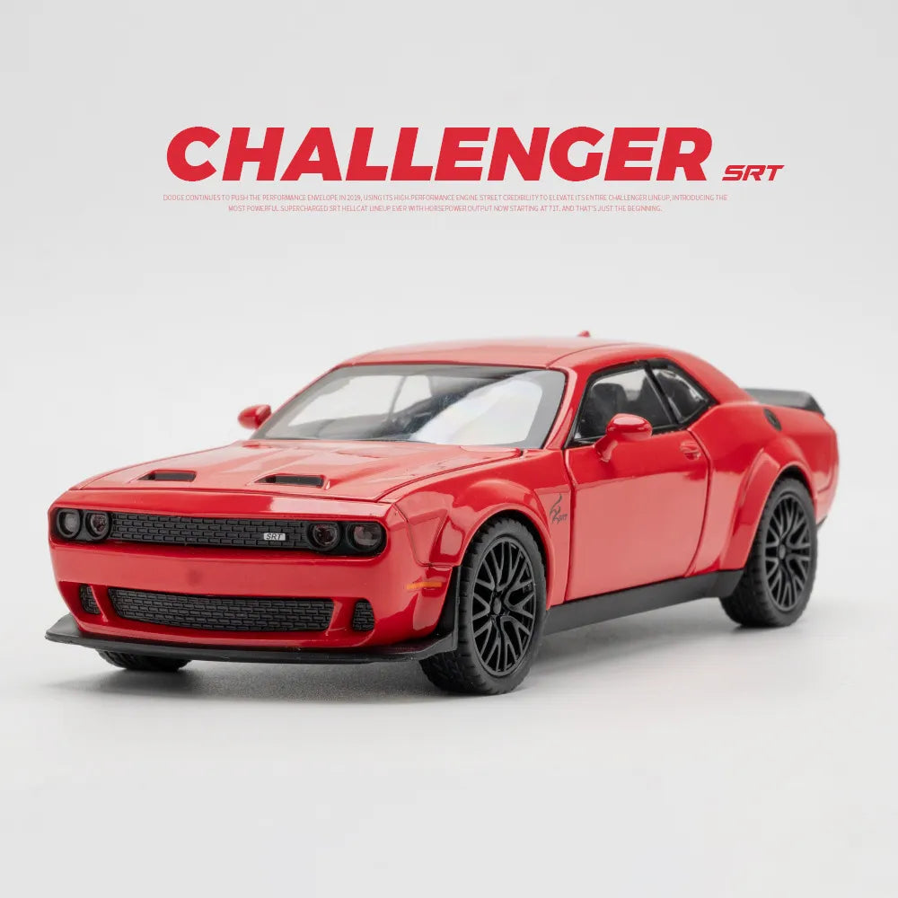 1:32 Dodge Challenger Hellcat Redeye Alloy Muscle Car Model Sound and Light Children's Toy Collectibles Birthday Gift