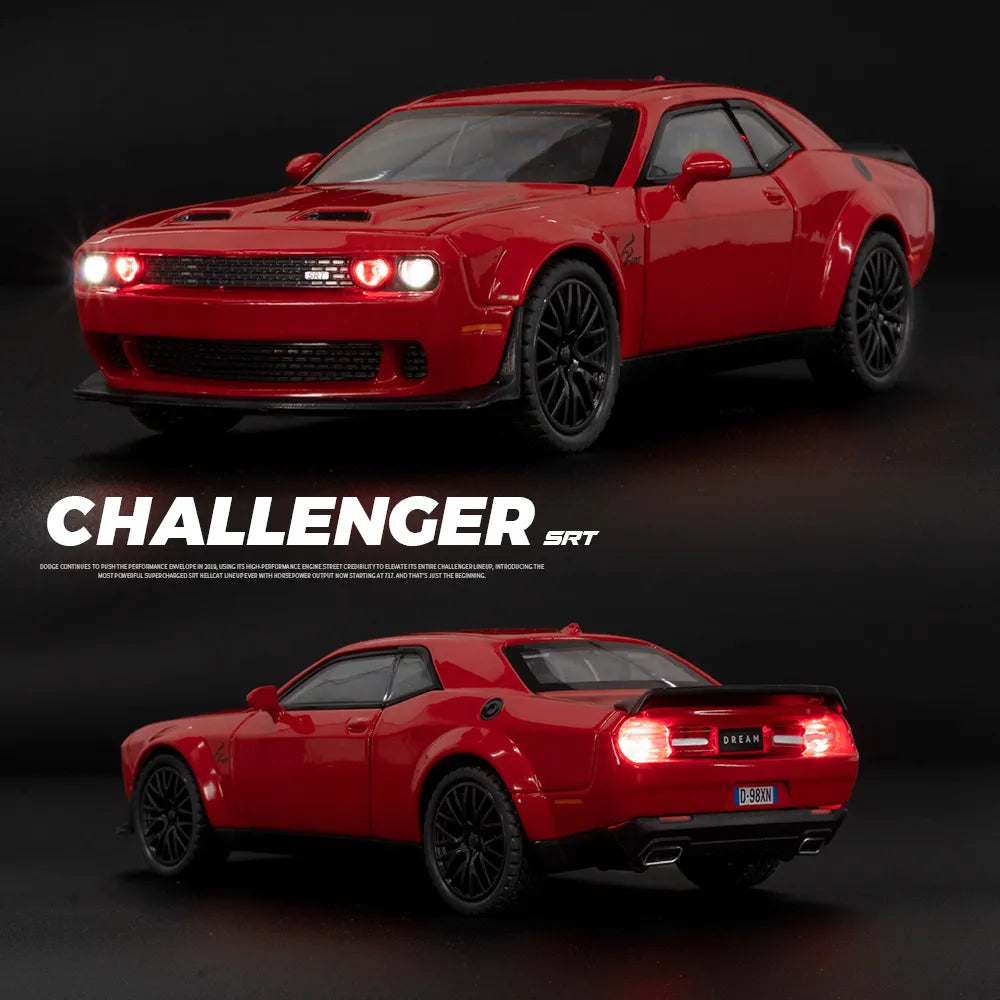 1:32 Dodge Challenger Hellcat Redeye Alloy Muscle Car Model Sound and Light Children's Toy Collectibles Birthday Gift